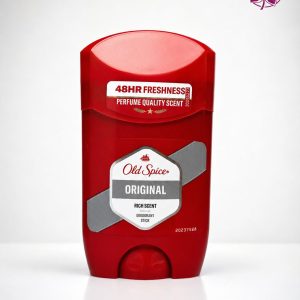 تصویر استیک ضد تعریق مردانه اولد اسپایس مدل Original با رایحه کلاسیک و ماندگاری ۴۸ ساعته، روی پس‌زمینه سفید همراه با لوگوی فروشگاه در گوشه بالا سمت راست.